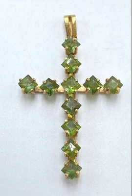 18K Yellow Gold Peridot Cross Pendant - 3.10 Grams - Image 1 of 4