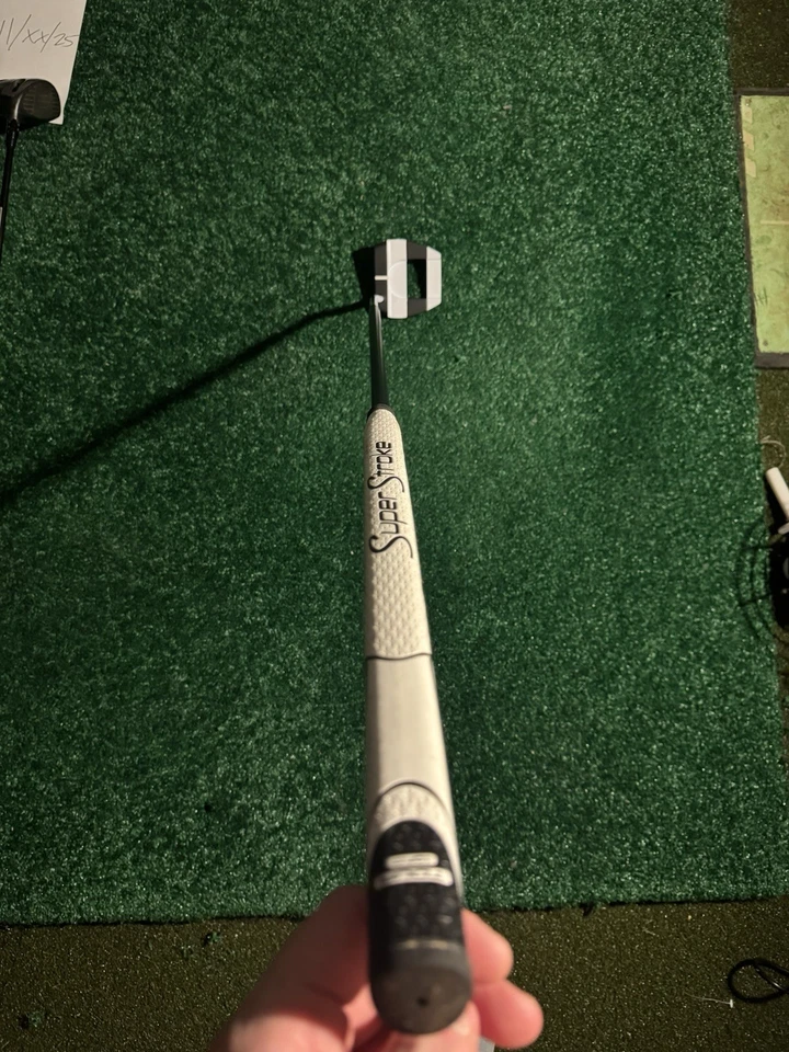 Putter personalizado Odyssey Jailbird 380 - edición limitada 38 con eje de estabilidad BGT Foto 1 de 4