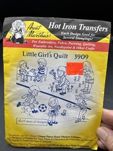 Tante Martha's Hot Iron Transfers ~ Little Girls Quilt ~ 3909 nie geöffnet - Bild 1 von 4