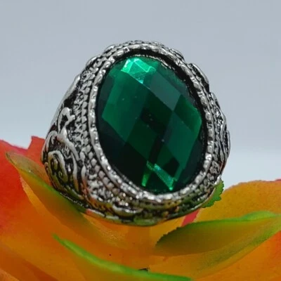 Joyería bohemia de acero inoxidable 316L con anillo de piedra verde talla 8 de EE. UU. Foto 1 de 4