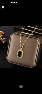 *ELEGANT UND SELTEN* NAGELNEU IN GESCHENKBOX SMARAGD FARBE CZ GOLDFARBENE HALSKETTE!! - Bild 1 von 3
