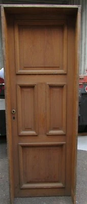 Puerta individual de madera con paneles sin terminar. X1391 Foto 1 de 4