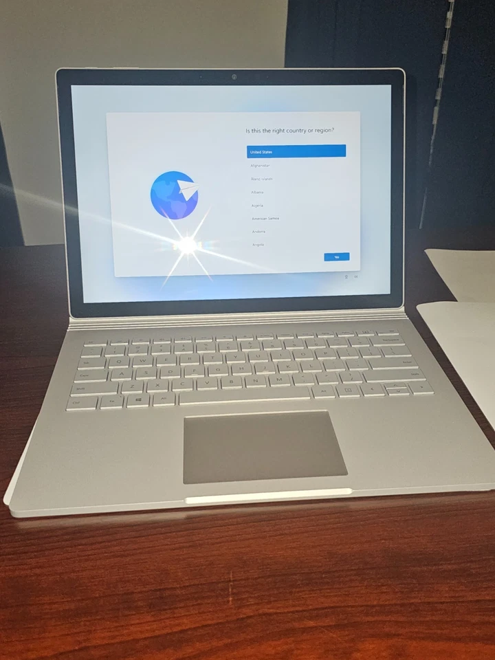 Microsoft Surface Book 3, 15 дюймов, i5, 8 Гб, 256 Гб — Windows 11 — почти как новый — без блока питания - Изображение 1 из 4