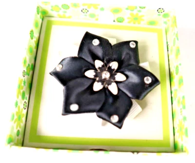 Nuevo broche pinza de pelo blanco y negro tela esmalte estrás flor en caja Foto 1 de 4