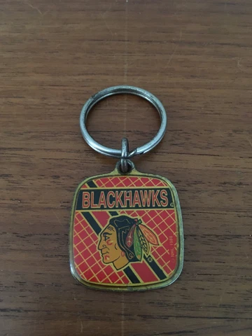 Vintage 1988 Wincraft Chicago Blackhawks Logo Red Keychain 55987 Made in USA Cover