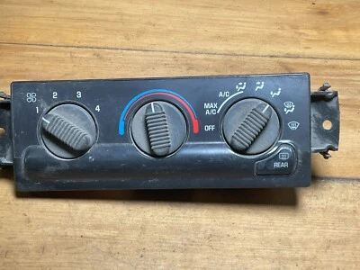 GMC Jimmy 1999-2005 unidad de temperatura de control de clima 16250535 Foto 1 de 4