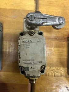 Interruptor microlímite de propósito general Yamatake-Honeywell 1LS1-J-PD W305 - Imagen 1 de 1