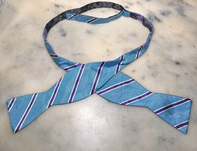 Countess Mara 真丝手工蓝色紫色条纹圆点双面领结 — 第 1/4 张图片