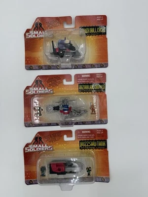 Lote de tres Kenner Hasbro 1998 pequeños soldados fundidos a presión sellados  Foto 1 de 4