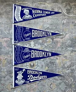Lote de banderines de lista de campeones mundiales de Brooklyn 1949, 1952 y 1955 de Brooklyn Nueva York - Imagen 1 de 10