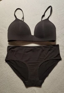Esprit Set push-up BH u Slip grau Gr 80 B / 40 NEU - Bild 1 von 2