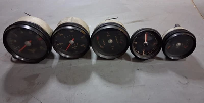 A full set of original gauges for Porsche 911 models , all  dated 1970 VDO - Image 1 of 4