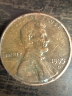 1993 D Mint Error Penny. Date Die Error. Word “of” Is Faded - Image 1 of 4