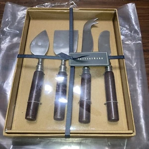 POTTERY BARN Set of 4 Chateau Wood Handled Cheese Knives Spreaders - Picture 1 of 4