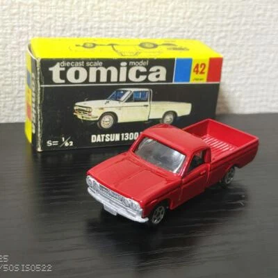 Tomica Datsun 1300 卡车红色香港 1/62 比例压铸模型 — 第 1/4 张图片