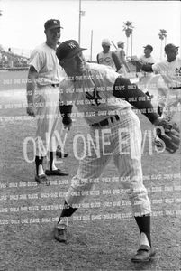 "The MICK" BASEBALL Superstar MICKEY MANTLE (17"x 25" MEGA PHOTO) UNSEEN 002 - Picture 1 of 1