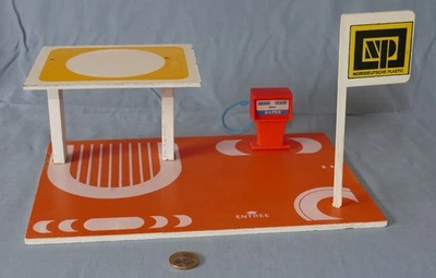 Norddeutsche Plastic : Petit garage & pompe d'essence (Décor pour la Méhari) - Photo 1/2