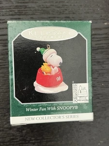 HALLMARK 1998 WINTER FUN WITH SNOOPY # 1 IN SERIES ORNAMENT - Picture 1 of 3