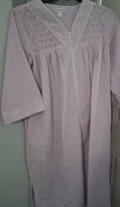 Miss Elaine Womens Robe, Pockets and Zipper Lilac Purple / White Check Size S - Picture 1 of 4