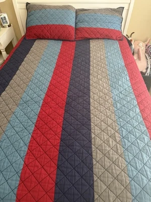 Pottery Barn Kids Full Size Quilt & 2 Shams Block Stripe Navy Blue Red Ret $300 - Image 1 of 4