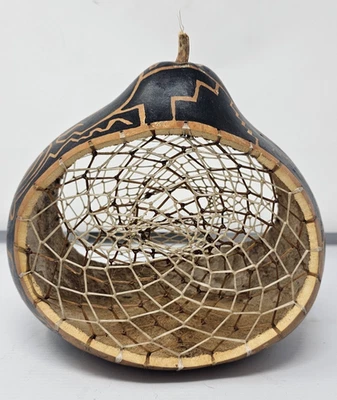 Atrapasueños Casa de Pájaros Calabaza Pie Negro Tribal Estilo Nativo Americano Hecho a Mano Foto 1 de 4