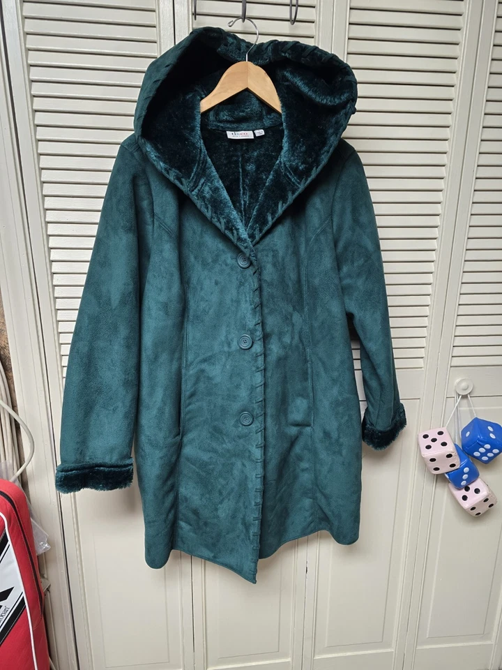 Chaqueta QVC Denim & Co. Verde Esmeralda Piel Sintética Gamuza Abotonada Talla Grande Bolsillos Foto 1 de 4