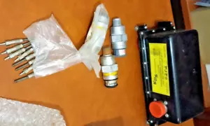 KDS CONTROL BOX HUMVEE HMMWV M998 HUMMER START ENGINE PARTS + 8 GLOW PLUGS 24 V - Foto 1 di 17