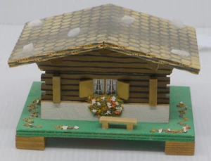 VINTAGE MAPSA COTTAGE FIGURATIVO CARILLON, GIOIELLI, BIGIOTTERIA, SUONA EDELWEISS - Foto 1 di 5