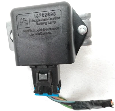 15762895 Chevy 2000-2002 Express Daytime Running Light Control Module Relay R82 - Image 1 of 4
