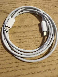 Câble USB-C vers Lightning Apple original d'origine OEM, neuf c'est OEM (1m) - Photo 1 sur 2