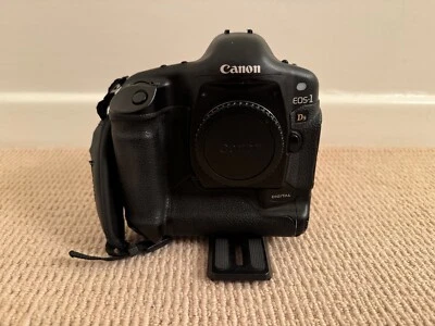 Canon Digital SLR Camera EOS 1Ds First Generation EXCELLENT CONDITION - Image 1 of 4