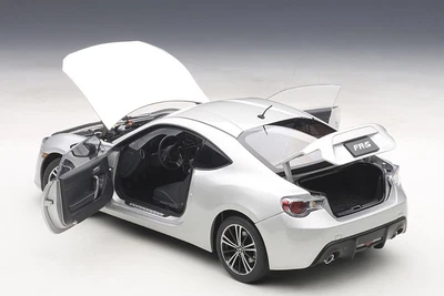 Toyota Scion Fr-S Nord Americana Lhd Argento Metallo 2012 Autoart 78778 1/18 Us - Immagine 1 di 4