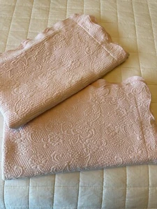 Colchas S. Domingos Matelasse Pair King Pillow Shams Pink Scalloped 39”x23” - Picture 1 of 24