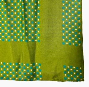 New CESARE ATTOLINI NAPOLI Green Blue Dot Silk Print Pocket Square - Picture 1 of 2