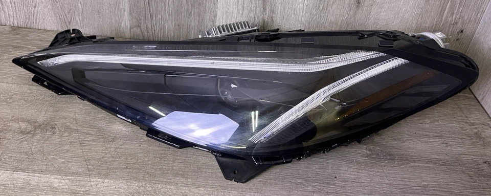 Chevrolet Corvette 2025 conjunto de faros LH lado del conductor LED OEM Foto 1 de 4