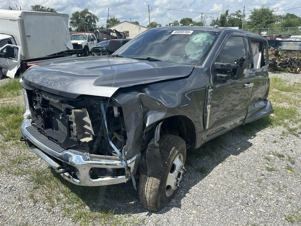 2024 FORD F350SD AUTOMATIC TRANSMISSION AT 4WD 6.7L w/o PTO 23 24 AUTO TRANS - Image 1 of 1