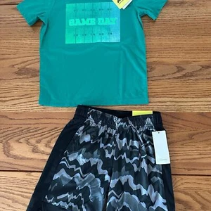All in motion shorts and athletic shirt - Picture 1 of 5