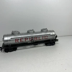 Crown HO Republic 40’ Triple Dome Billboard Advertising Tank Car RPOX # 8181 A - Picture 1 of 10
