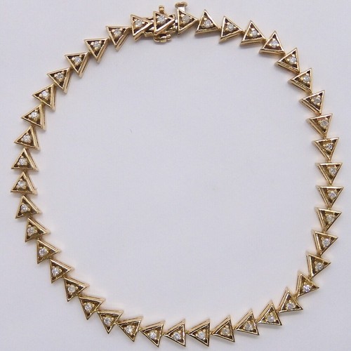 VALENTINO Bracciale Tennis 2 50 Ct Tondo Vera Moissanite Maglia Triangolare Placcato Oro Giallo