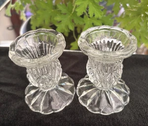 Candle holders x 2, clear pressed glass, petal-shaped rims, 1930s vintage - Picture 1 of 15