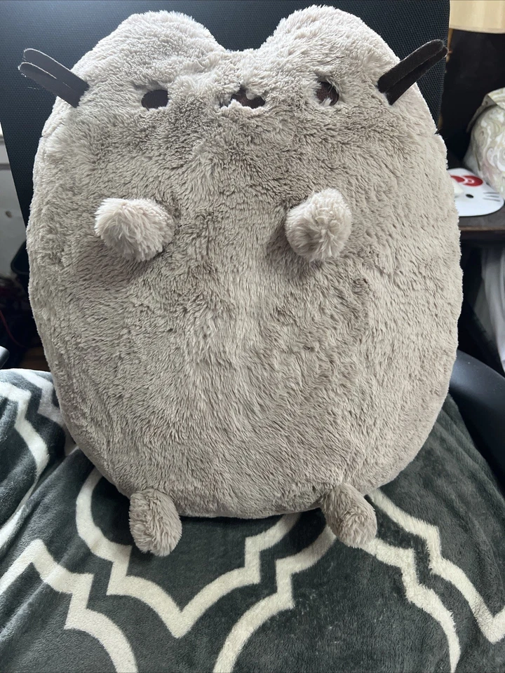 Pusheen Floofsheen Deluxe Soft Fluffy Plush 2019 Large RARE 17" USED - Image 1 of 4