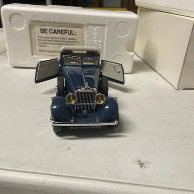 Danbury Mint 1934 Hispano-Suiza J12 Diecast Model Car 1:24 Scale MW-301 Blue J12 - Image 1 of 4