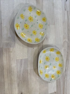 "Juego de 2 platos Spectrum Designz amarillos con textura floral para servir bocadillos en 3D" Foto 1 de 2