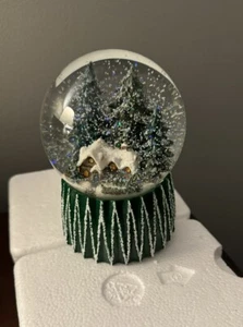 New In Box- ROMAN GLITTERDOME MUSICAL SNOWGLOBE TUNE:WINTER WONDERLAND - Picture 1 of 3