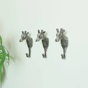 Set of 3 Silver Metal Giraffe Wall Hooks wall storage animal metallic decor - Picture 1 of 4