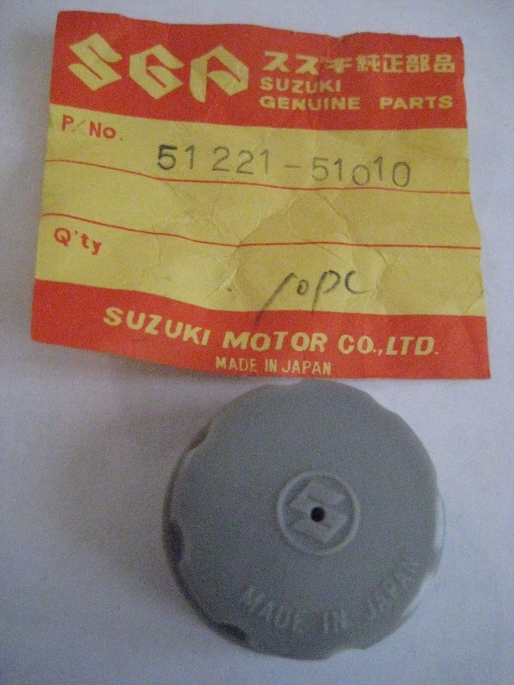 铃木 TM400/250/125/100 油箱盖 NOS! — 第 1/1 张图片