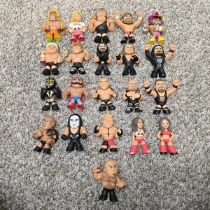 Funko Mystery Minis WWE Lotto di 21 - Bella Twins Cena Sting Andre Macho Roman - Foto 1 di 8