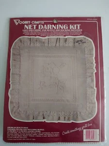 Vintage Net Darning Kit American Beauty Rose Pillow NEW Vogart 2526G - Bild 1 von 3