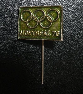 1976 OLYMPIC GAMES MONTREAL OLYMPIC CIRCLES MONTREAL 76 GREEN PIN BUTTON No8 - Picture 1 of 4