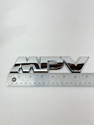 Mini furgoneta Mazda MPV 2000-2006 puerta levadiza trasera emblema escotilla OEM LC6251721! ¡PINES! Foto 1 de 4